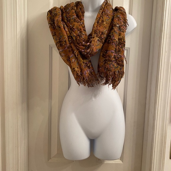 Steve Madden Fall Colors Scarf - Picture 4 of 7